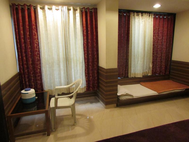 Hotel Laxmi Palace Shirdi Exterior foto